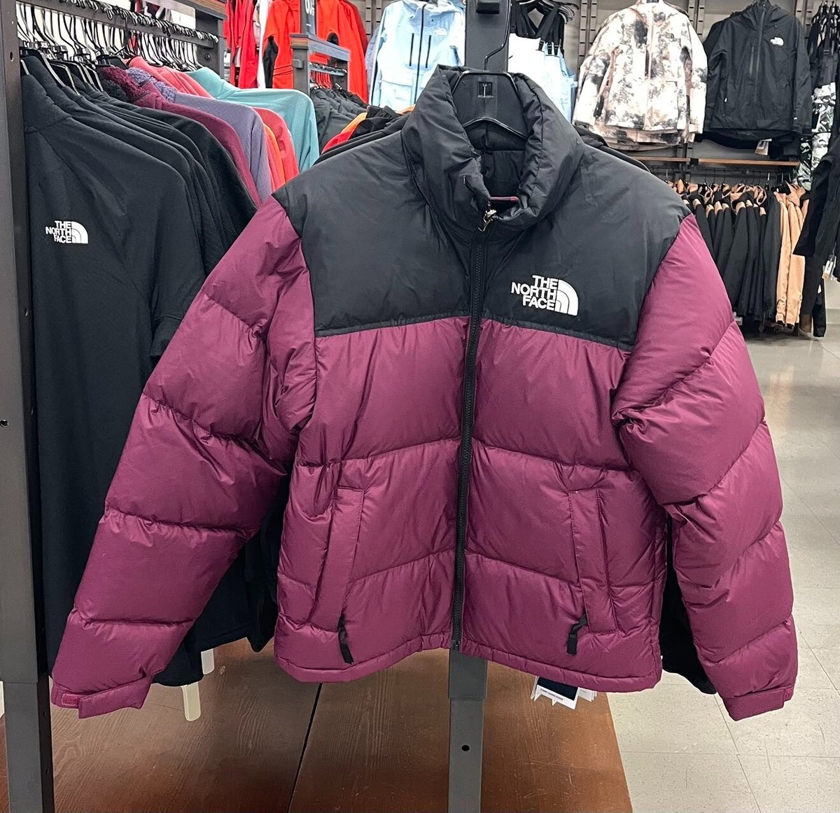The North Face Mens 1996 Retro nuptse jacket 700 down/ Boysenberry