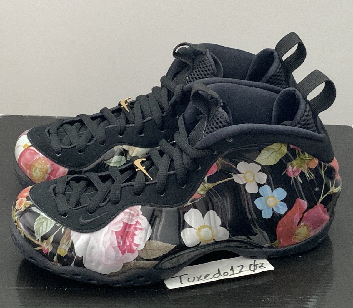 New! Women's Nike Foamposite One sz7.5 Black/Gold Floral Print