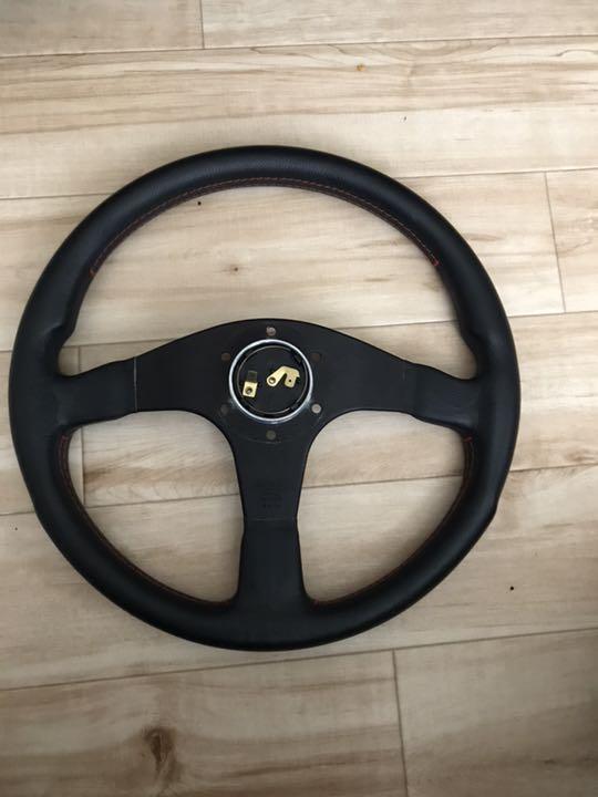 momoステアリング TYP D35 KBA 70116 MOMO モモ ステアリング TYP D35