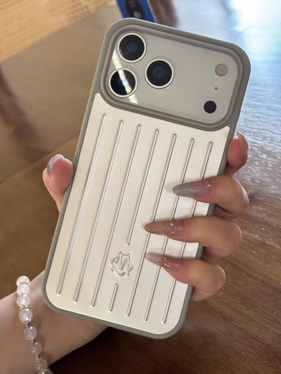 正規品】RIMOWA iPhone 17 Pro ケース （箱•リモワ小袋付） RIMOWA