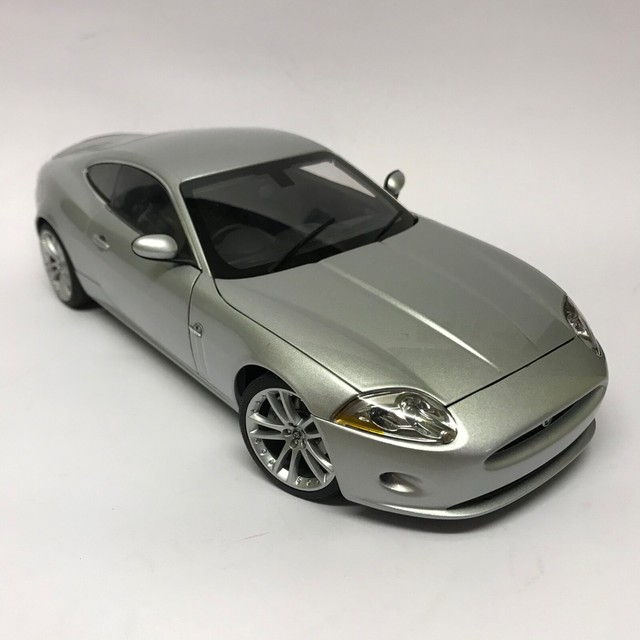 中古】AUTO art JAGUAR XK 2006 COUPE 1:18 中古】AUTO art JAGUAR XK