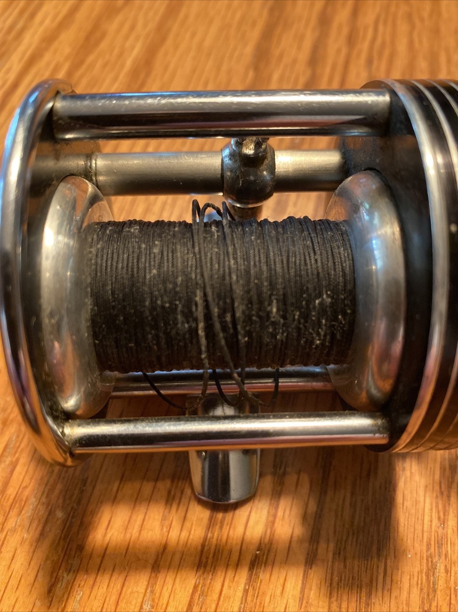 Vintage LANGLEY Streamlite Model 310 KC Level Winding Casting Reel