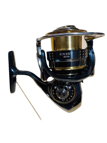 Daiwa 15 Exist 3012H Spinning Reel 5.6:1 8.29oz 15.4lb Drag Used
