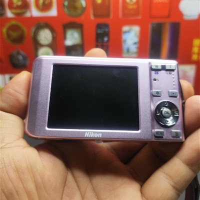 Nikon Coolpix S520 Digital Camera 8.0 MP 3x Optical Zoom English