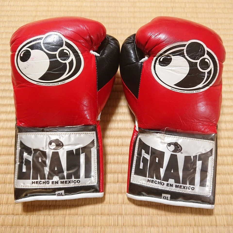 Authentic GRANT Boxing Gloves 10oz Red/White Lace-up type from