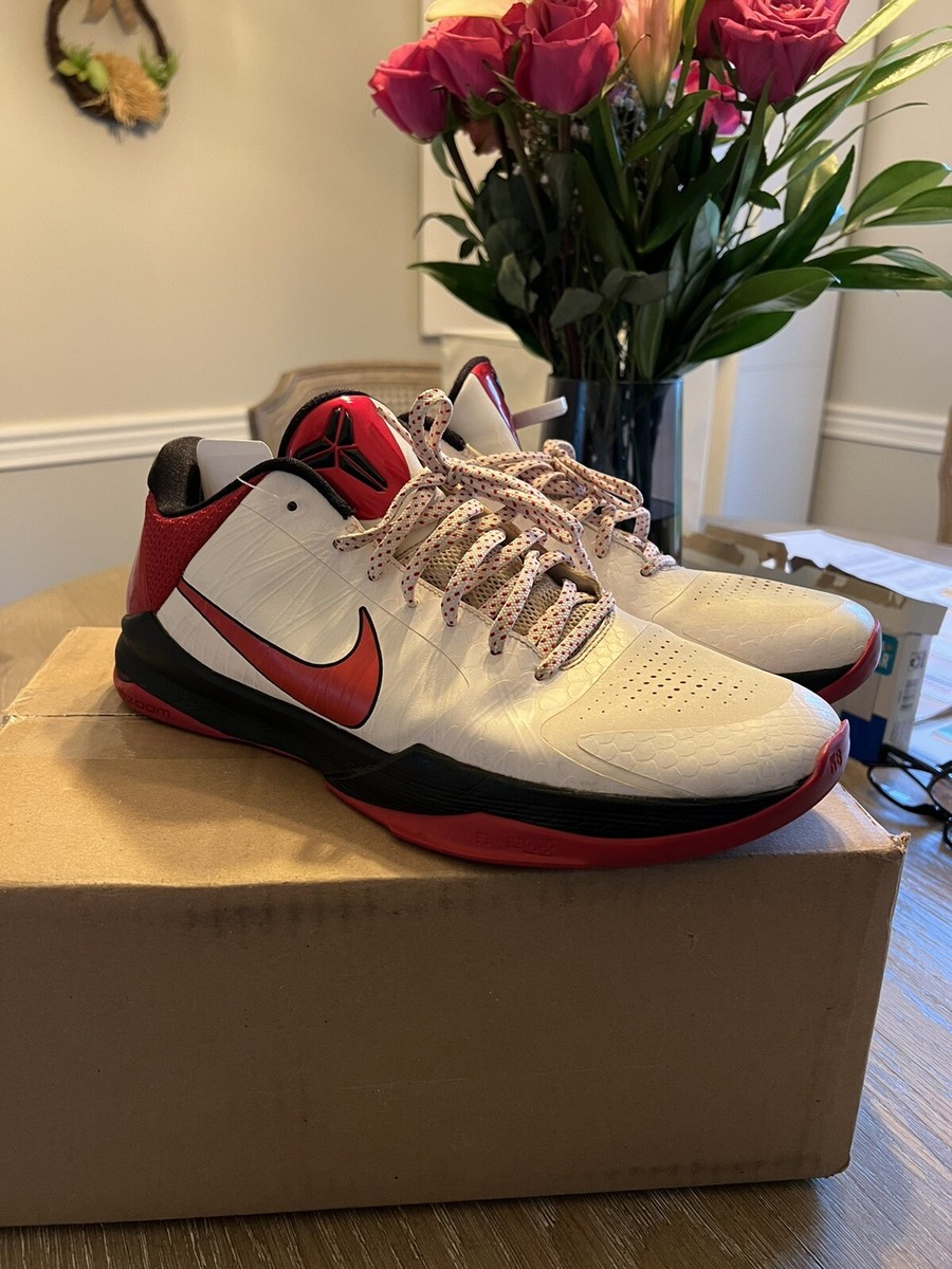 Nike Zoom Kobe 5 V Men's Size 12 Valentines Day White Sneaker