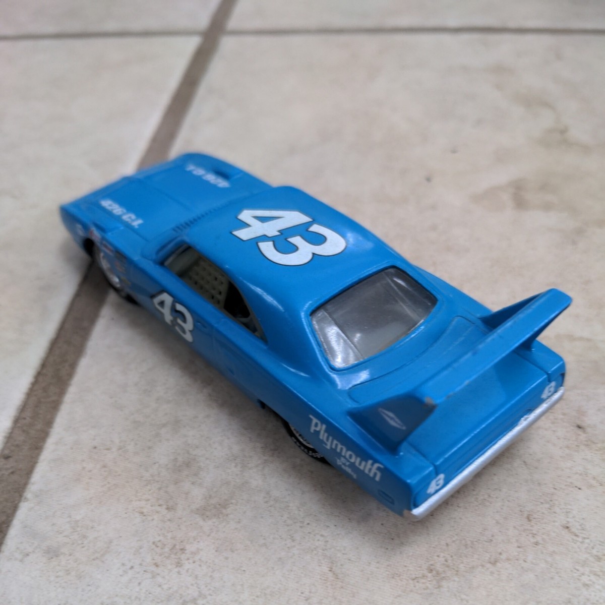 Racing Champions 1992 Plymouth by Petty 1970 Superbird 426 CI #43
