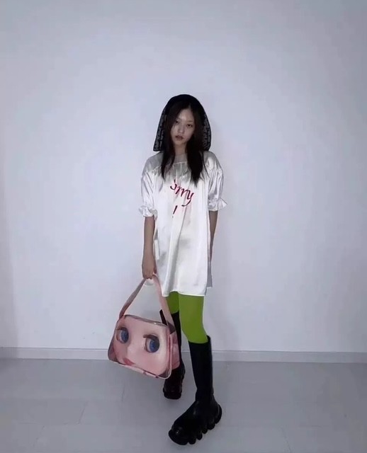 I'M SORRY by Petra Collins Blythe Doll Print Bag SSENSE Pink