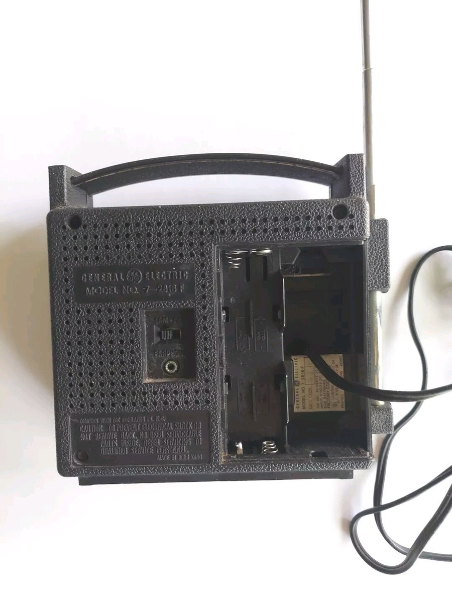 General Electric Vintage GE AM FM Portable Radio Model No. 7-2818F