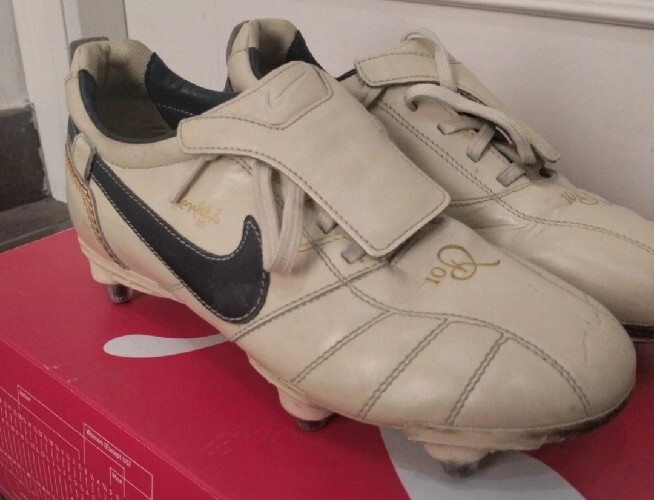 Scarpe ronaldinho NIKE tiempo calcio soccer shoes US5 UK 4,5 EU37