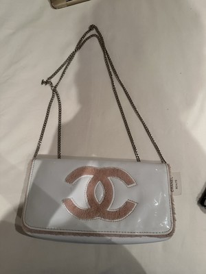 Chanel BEAUTE/VIP White with Pink Fur Crossbody on Chain | eBay