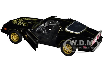 1977 PONTIAC FIREBIRD T/A BLACK W/GOLDEN EAGLE HOOD 1/24 MODEL