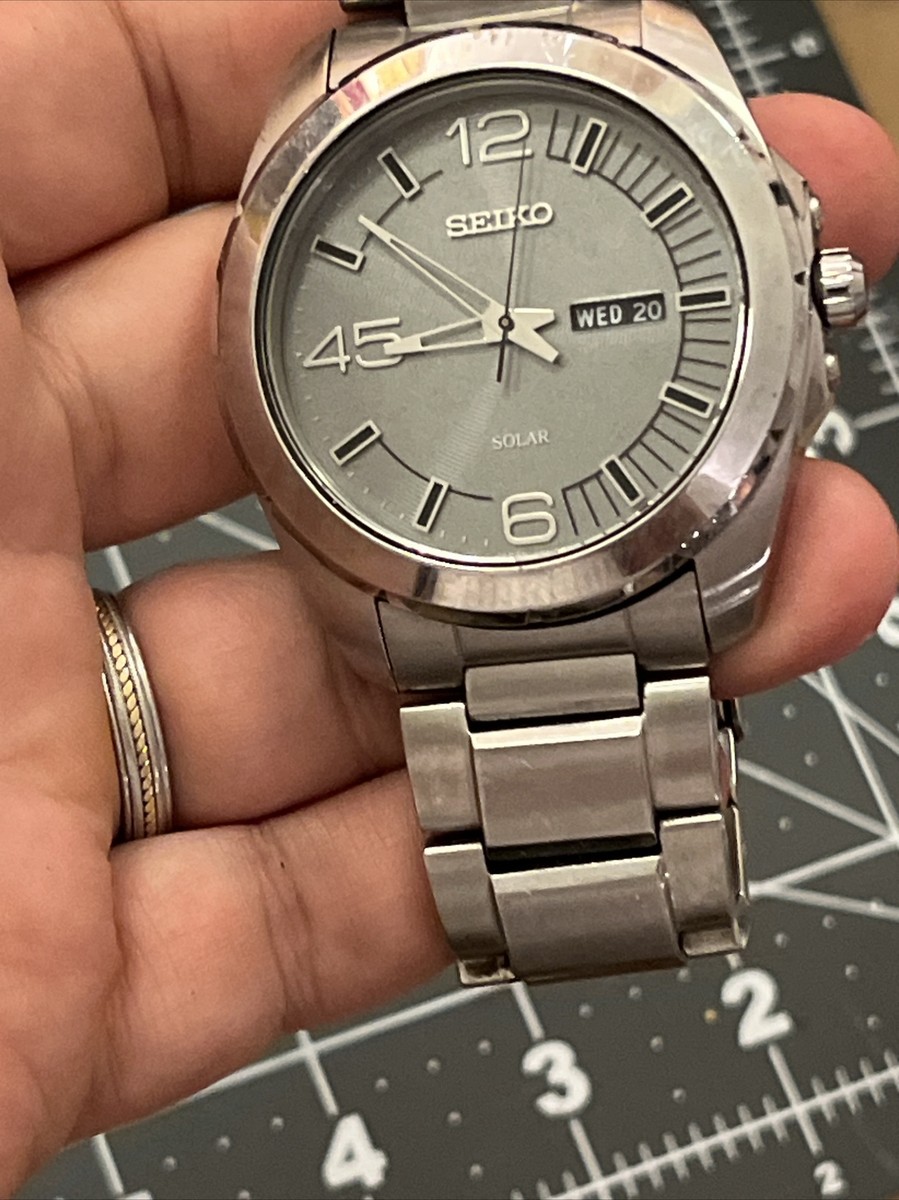 Seiko Solar Silver Men's Watch Model V158-0AK0 Stainless steel