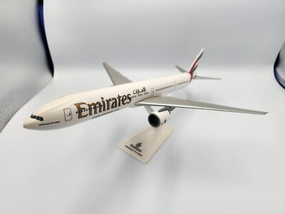 Emirates Boeing 777-300 Aircraft Model 1:200 | eBay