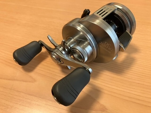 Shimano 20 Calcutta Conquest DC 201 HG Bait Reel | eBay