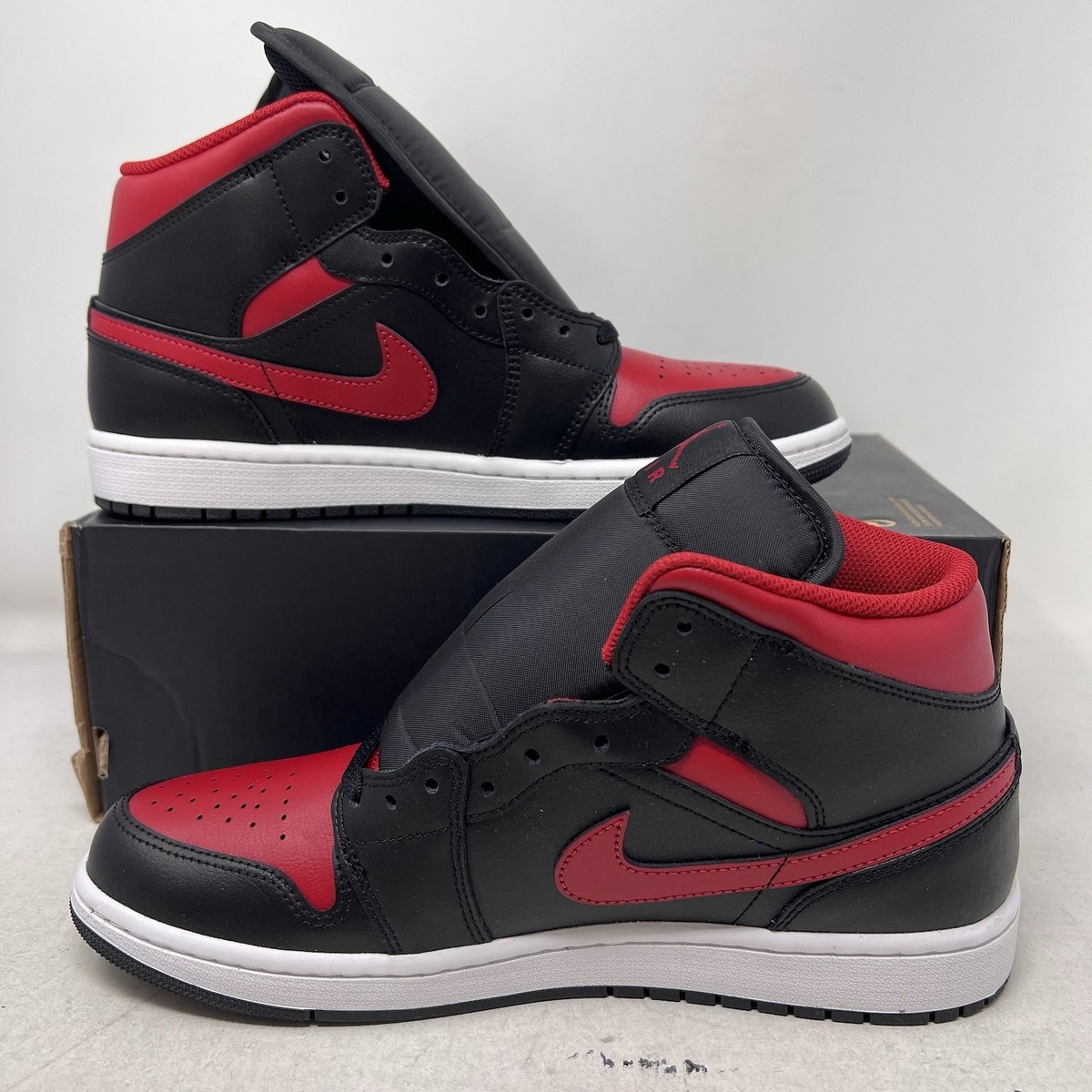 Nike Air Jordan 1 Mid Bred Black Red White Men's Size 10 No Lid