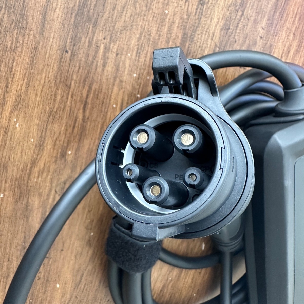 Volkswagen ID.Buzz ID.4 EV Charger VW 120v 240v 32 Amp 2 in 1