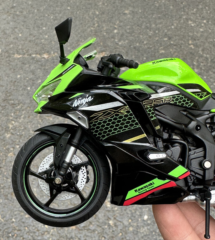 1:12 Scale AOSHIMA Kawasaki Ninja ZX-25R Diecast Model Motorcycle