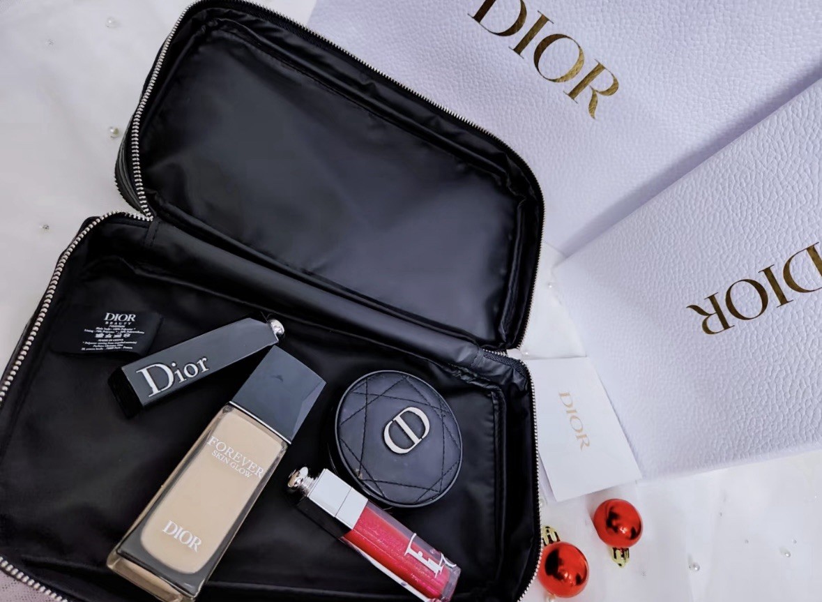 DIOR Backstage Makeup Brush Set in Exclusive Travel Vanity Case