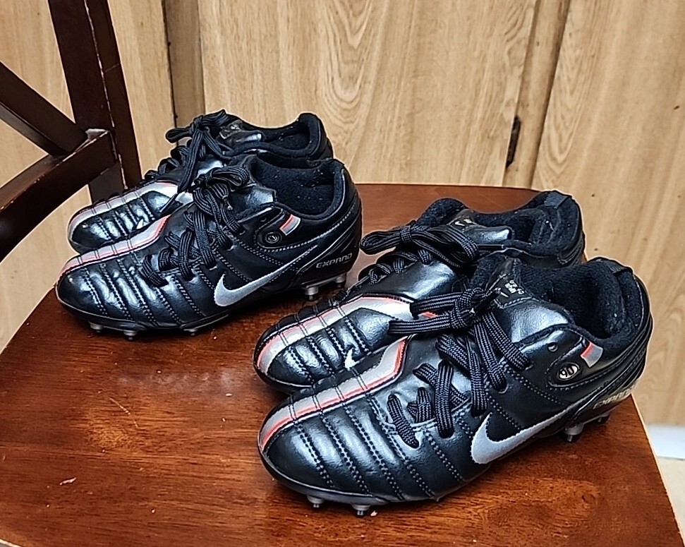 VTG Nike Total 90 SHIFT Expand Tech Leather Soccer Cleats 2 Pairs