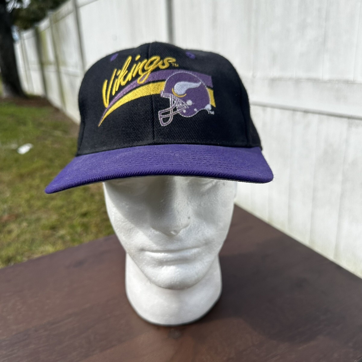 VINTAGE Minnesota Vikings Hat Cap Mens 7 3/8 Black Purple Fitted
