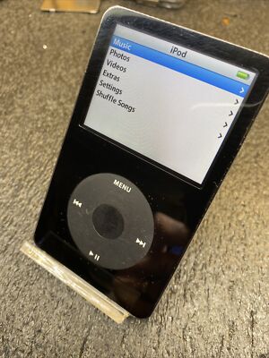 Apple iPod classic 5th Generation Black (30 GB) MA146LL/A w