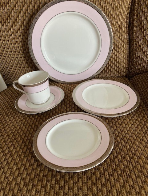 NEW Limited-Edition Mary Kay White w Pink/Silver Trim China -- 5