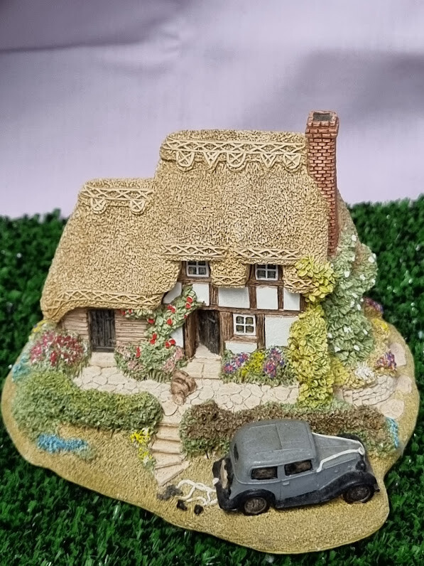VERY RARE ** Lilliput Lane** Heaven Lea Cottage** Special C Club
