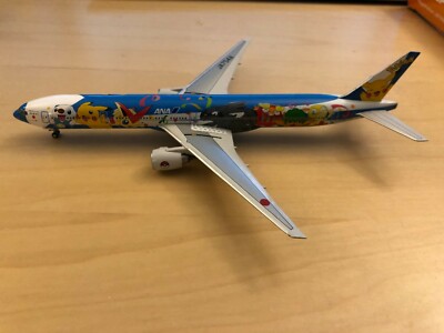 ガンダム】ANA NH20035 B777-300 モデルプレーン1/200 ガンダム】ANA