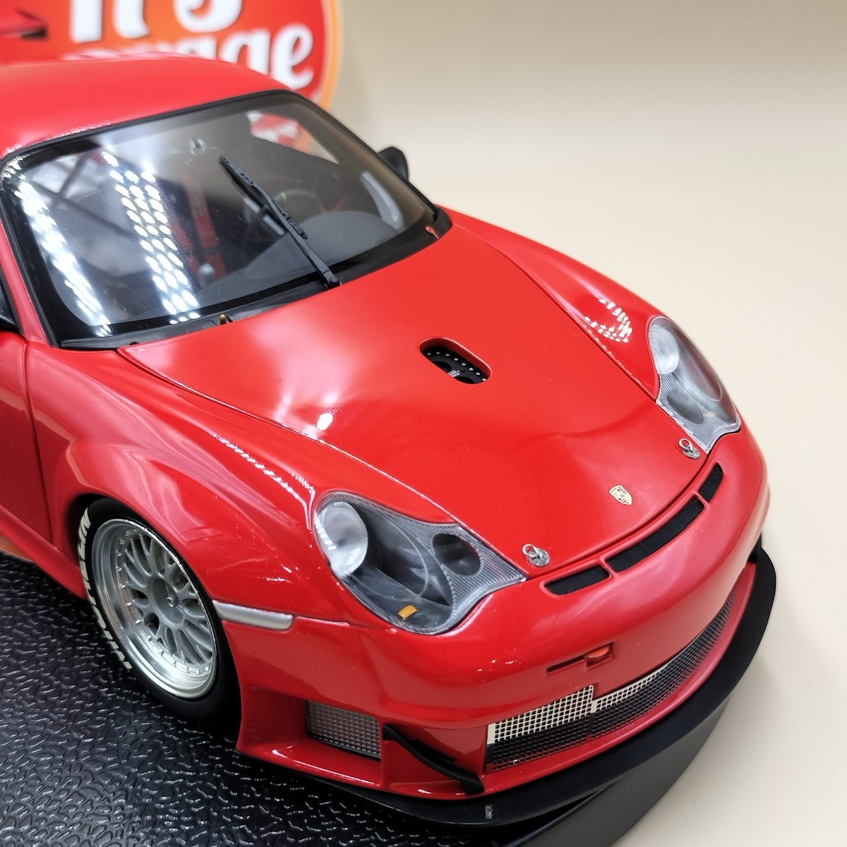 MINICHAMPS 1/18 Porsche 911 GT3 RSR FIA GT 2004 Red 100046400