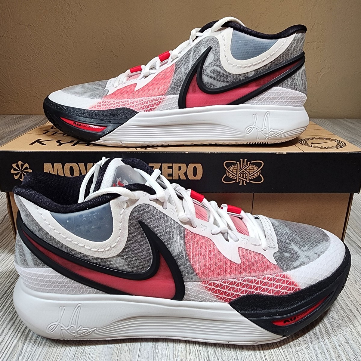 Nike Kyrie 8 White/University Red Basketball Shoes Mens Size 10