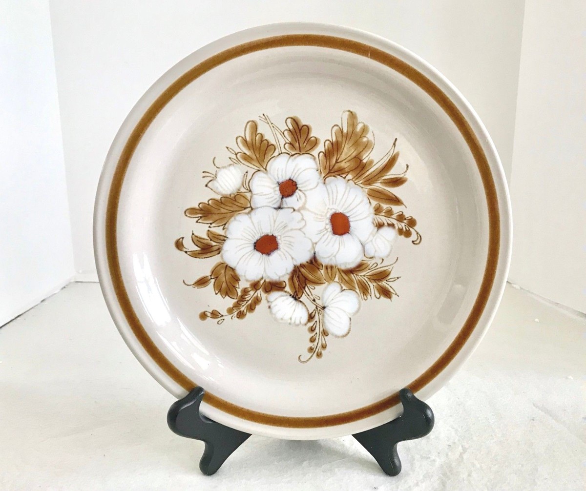 Vintage Mountain Wood Collection Dried Flowers Stoneware 10 1/2
