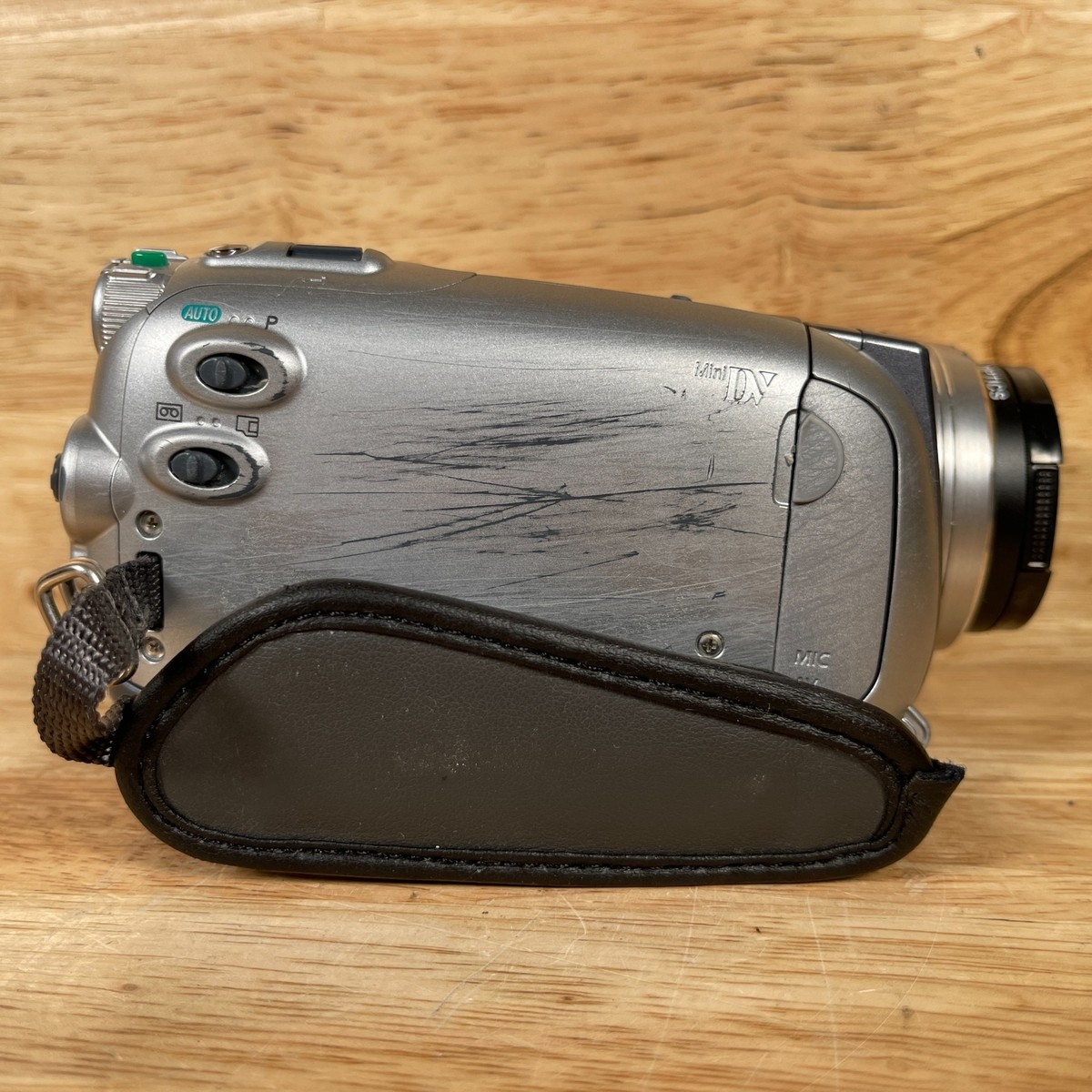 Canon HV20 3.1MP High Definition MiniDV 200x Digital Zoom