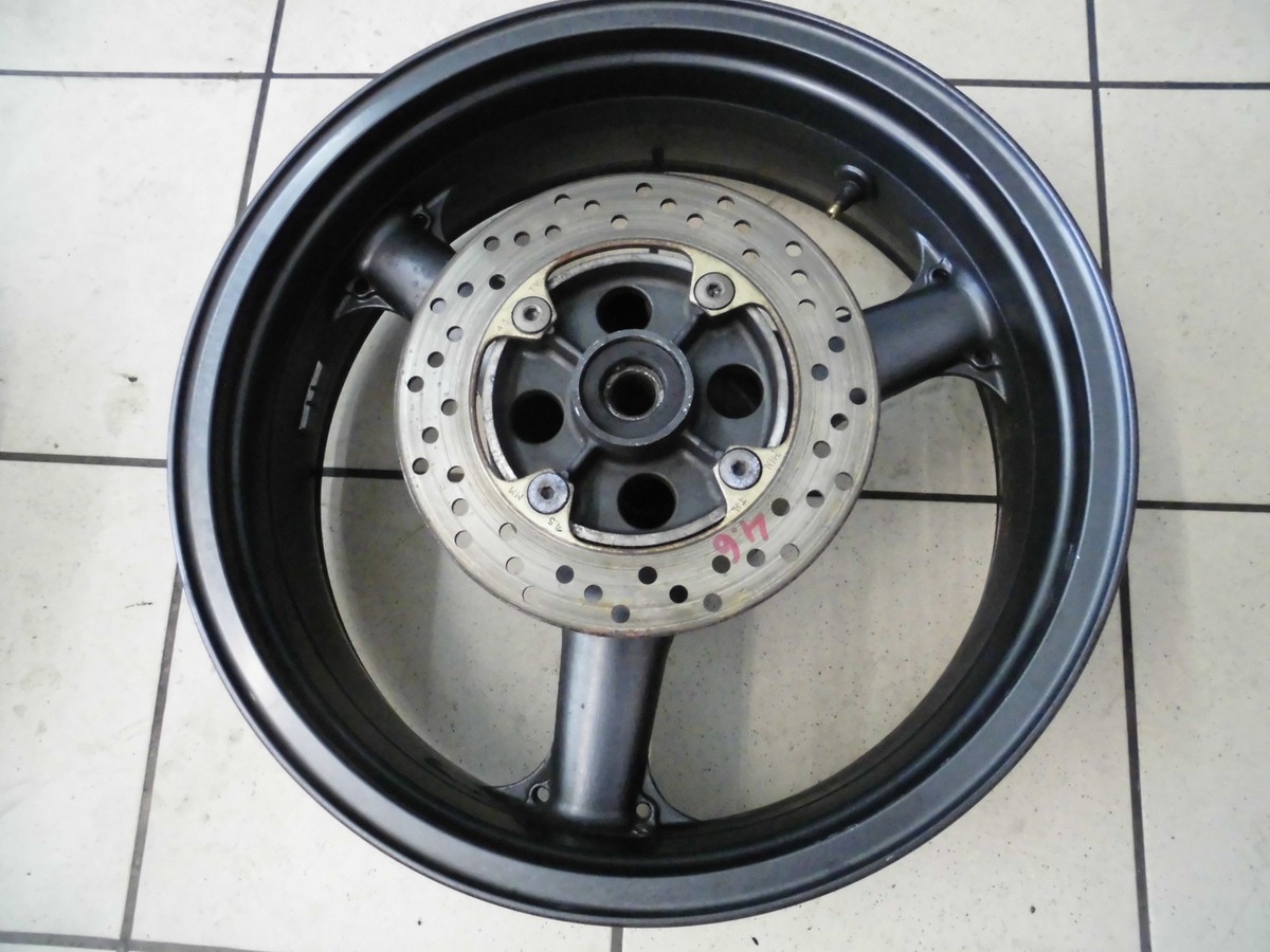 E3. Kawasaki ZX9 R ZX900 C Rear Wheel Rim 5.5 x 17 + Brake Disc