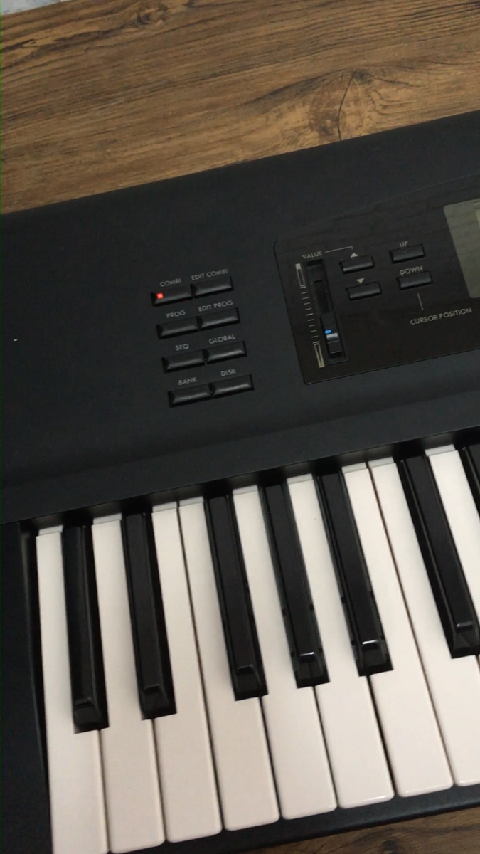 Rare Korg 01/W FD 61-Key Synthesizer Music Workstation Serviced w