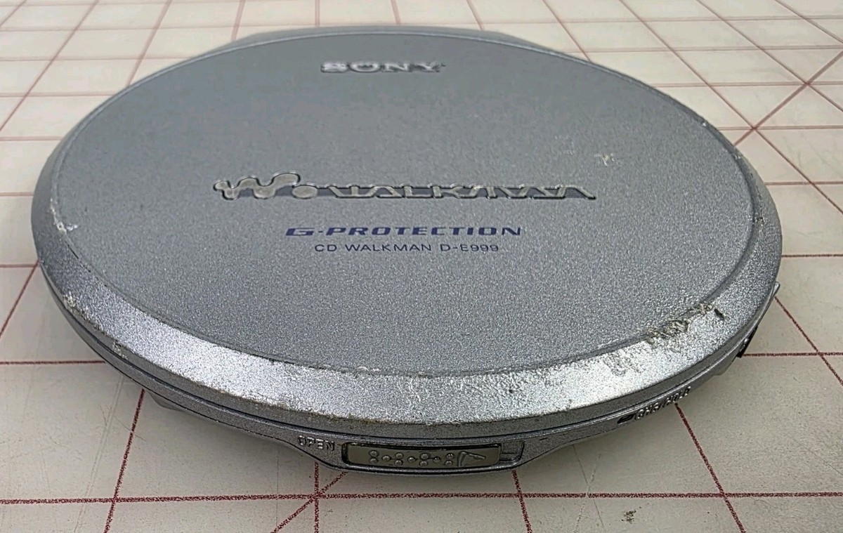 Sony D-E999 CD Walkman Portable Player With 2 Working Gumstick