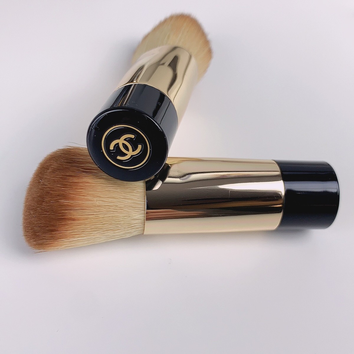1pc) Chanel SUBLIMAGE LE TEINT Cream Foundation Brush Travel 3.2