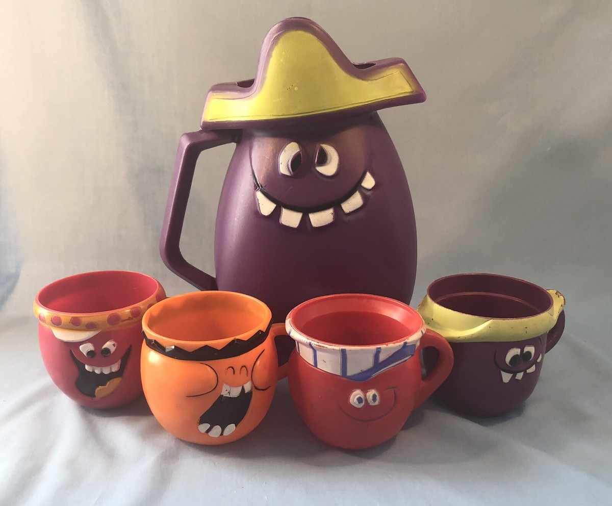 Pillsbury Funny Face Drink Mix Pitcher & Cups Goofy Grape 1969-70