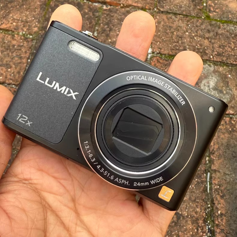 Panasonic LUMIX DMC-SZ10 Flip Screen Digital Camera 16MP 12x