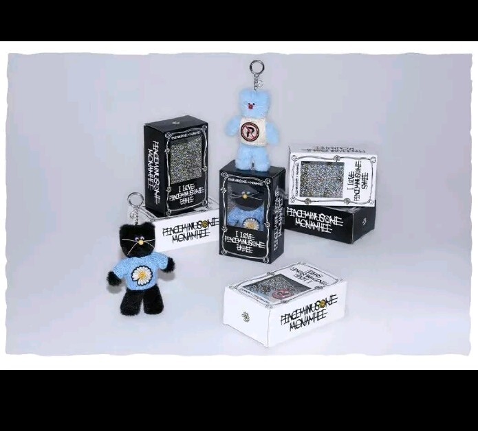 G-Dragon PEACEMINUSONE X MONAMHEE Plush KeyRing 2 Type Set of 2