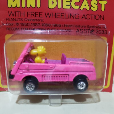 AVIVA 1965 Snoopy Peanuts WOODSTOCK in PINK LAND ROVER Asst 2030