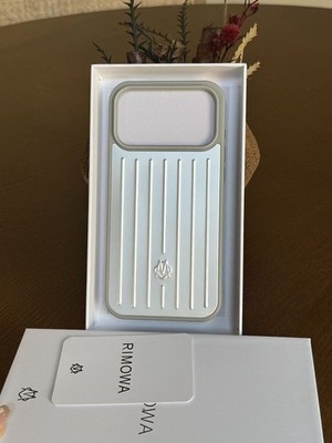 RIMOWA リモワ iPhone17Promax ケース シルバー Aluminum iPhone 17
