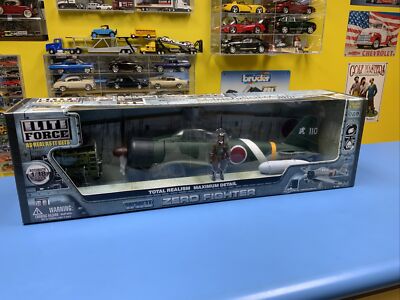 BBI ElLITE FORCE WWII ZERO FIGHTER FIGHTER SCALE 1/18 W/ PILOT