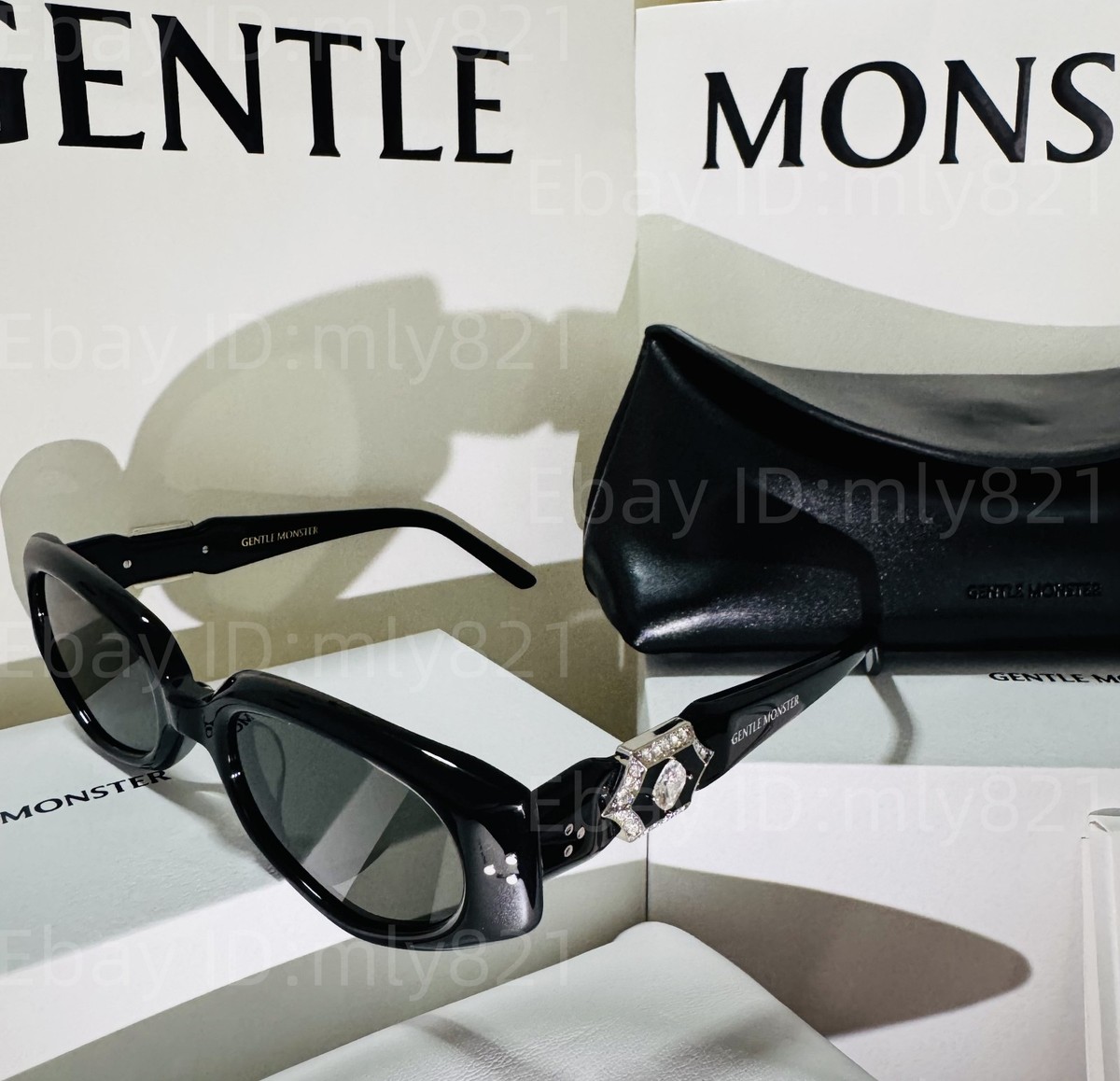 GentleMonster Sunglasses Jewelry - Ruvy Van 01 Black Frame Black