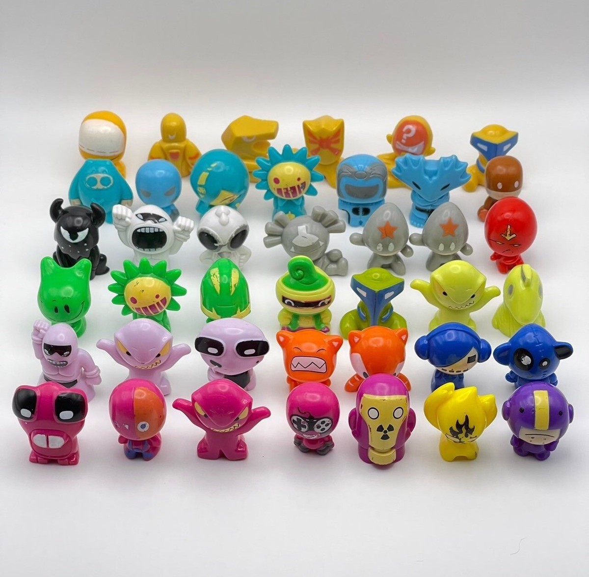 Magic Box Gogo's Crazy Bones Figure LOT OF 41 Kokubu Skull B-Boy