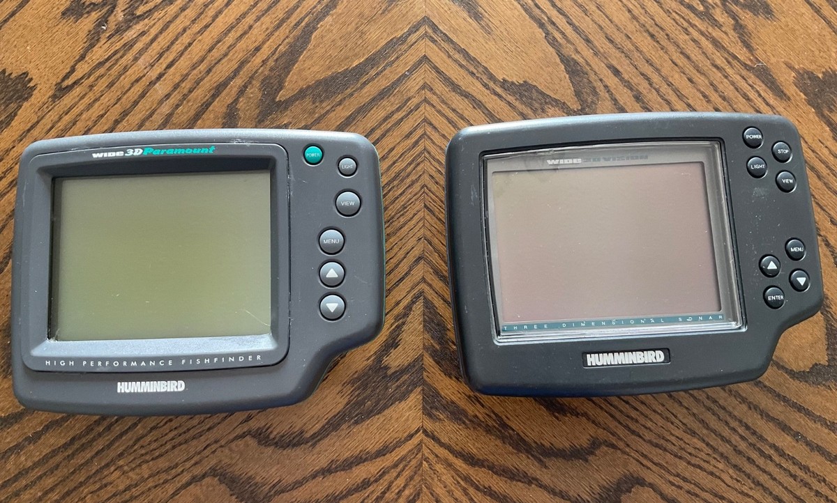 2 Humminbird Fishfinders Wide 3D Paramount & Wide 3D Vision 3