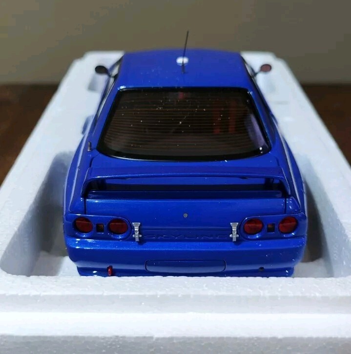 AUTOart 1/18 Nissan Skyline GT-R R32 Plain Body Blue Limited