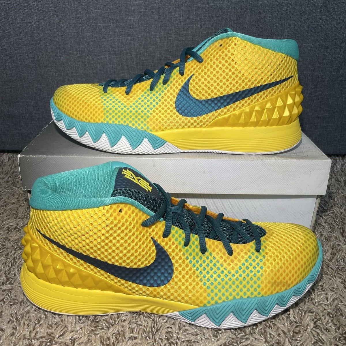 Nike Kyrie 1 Letterman Basketball Shoes Mens Size 10 Yellow Green
