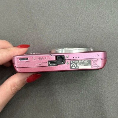 Sony Cyber Shot DSC-WX60 Digital Camera 16.2 MP 8x Optical Zoom