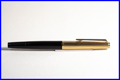 MONTBLANC 124 Masterpiece Piston Filler black & gold with Extra